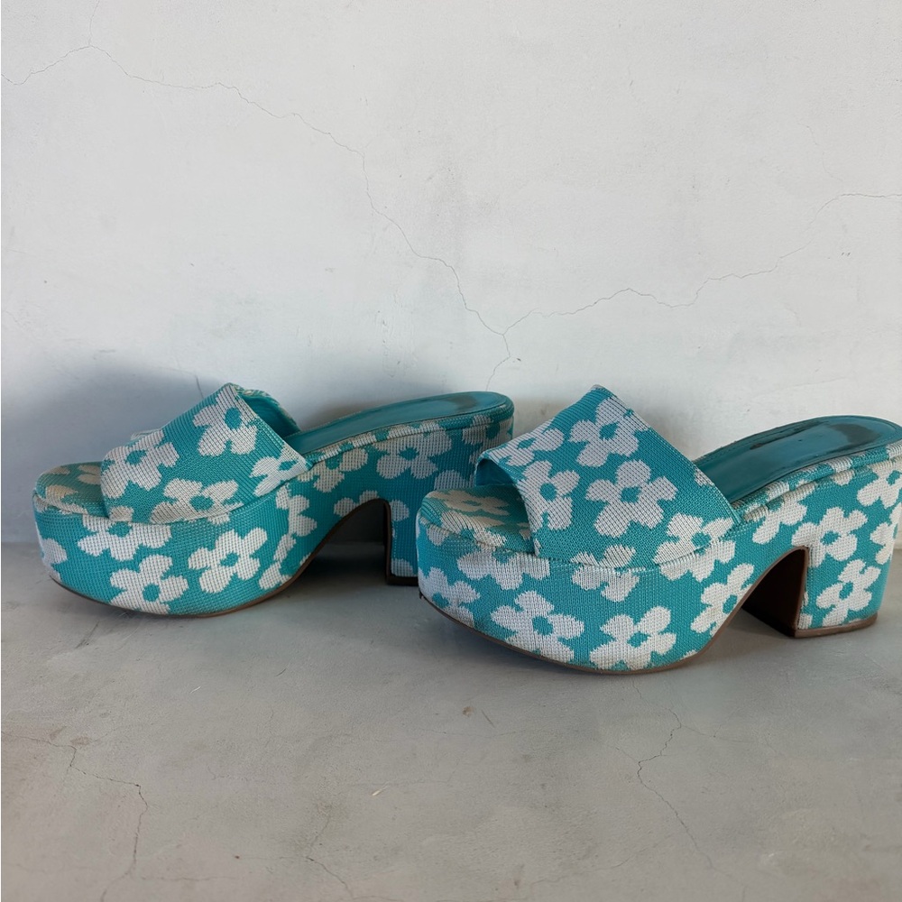 Larroude blue white floral block heels 7.5